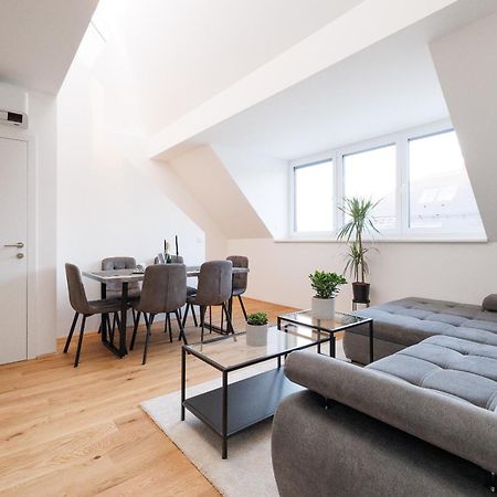 Symphony Apartments 41 - Modern Loft With Terrace And Grill In Central Location Wien Exterior foto